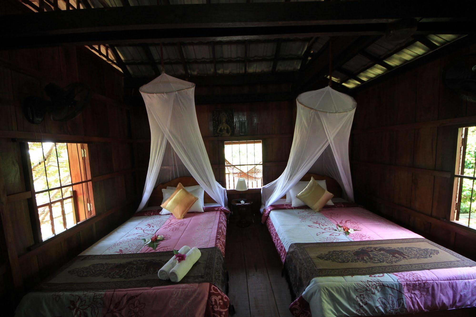 Spring Valley Resort Kep Esterno foto